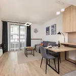 Aleja Solidarnosci 60B By Noclegi Renters